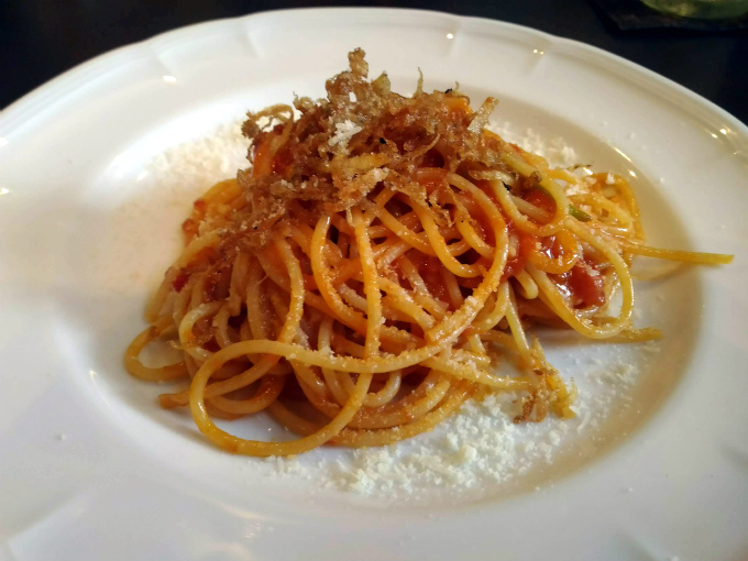 ナポリのミニトマトのピリ辛スパゲッティとたっぷりチーズ