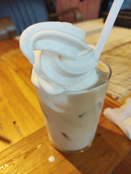 カフェラテフロート+ソフトクリーム