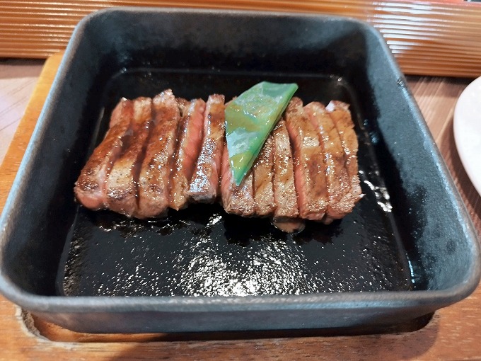 香川”瀬戸内牛”内ももステーキ フォンドヴォーソース