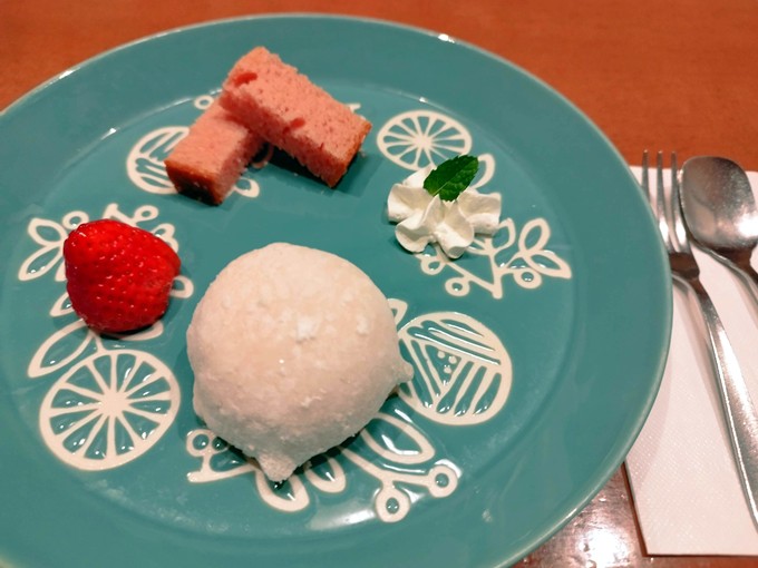 大福アイスといちご